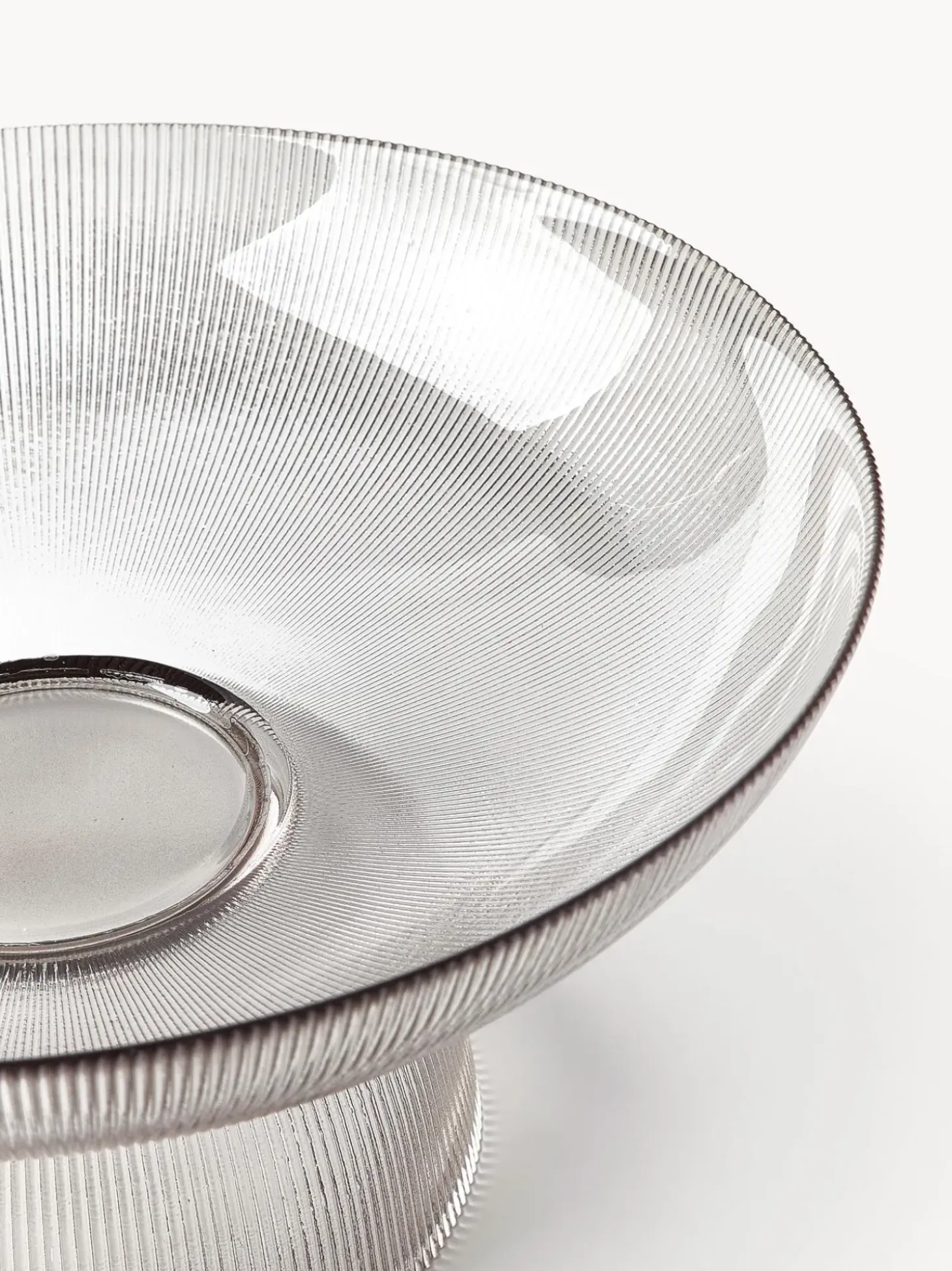 Ciotola In Vetro Con Superficie Scanalata Lija