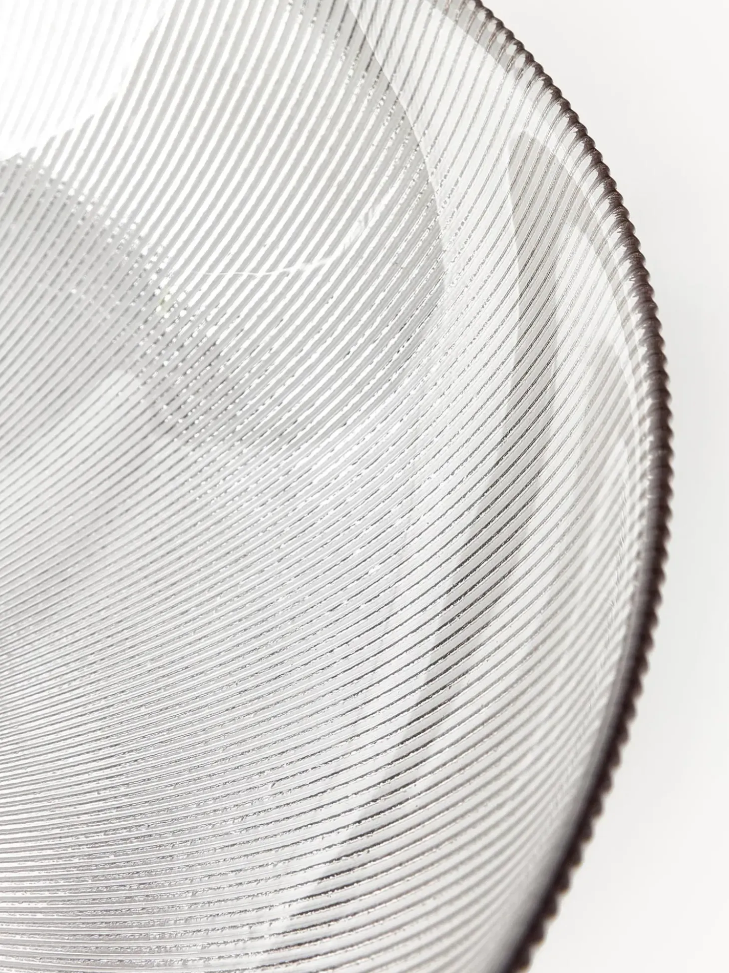 Ciotola In Vetro Con Superficie Scanalata Lija