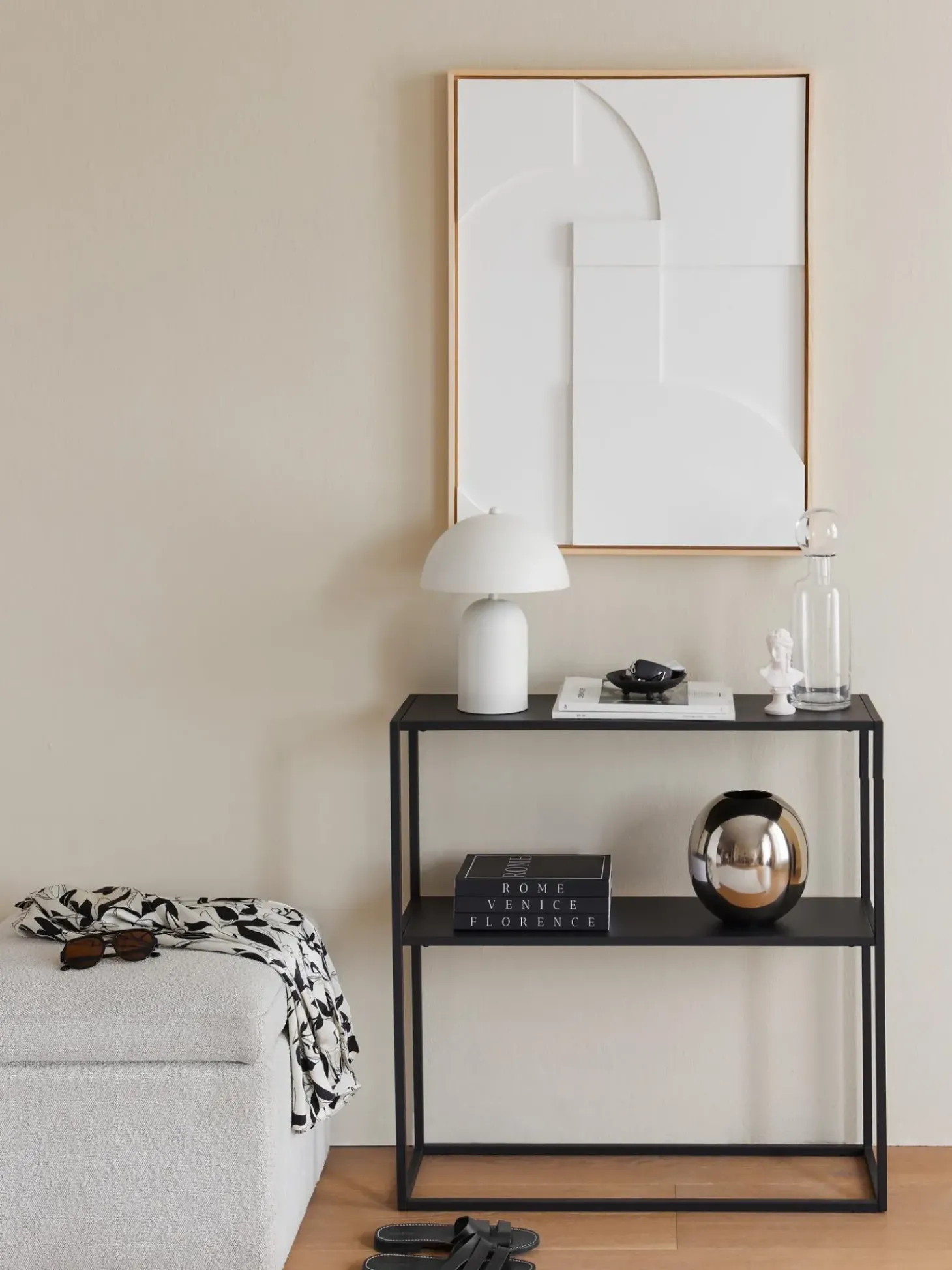 Decorazione Da Parete Con Cornice A Rilievo Amido