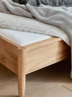 Letto In Legno Di Pino Massiccio Con Testiera Windsor