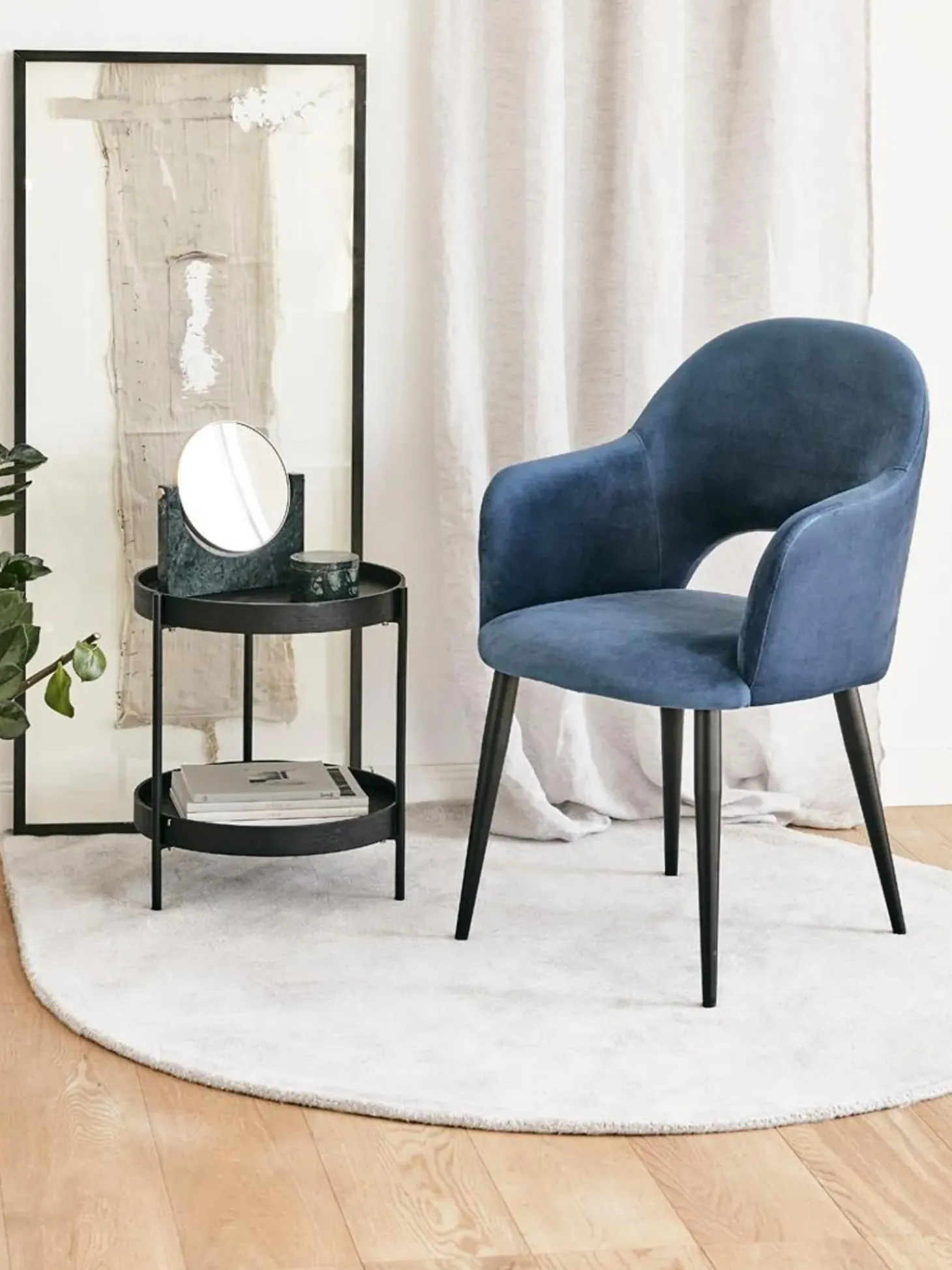 Sedia Con Braccioli In Velluto Rachel