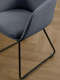 Sedia Imbottita Con Braccioli Juri