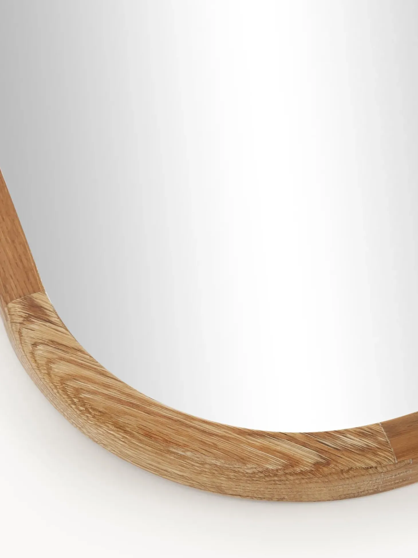 Specchio Da Parete Con Cornice In Legno Di Quercia Levan