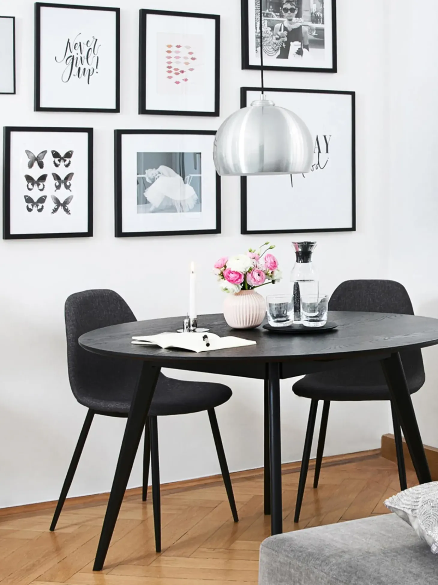 Tavolo Rotondo In Legno Di Caucciu Yumi, O 115 Cm